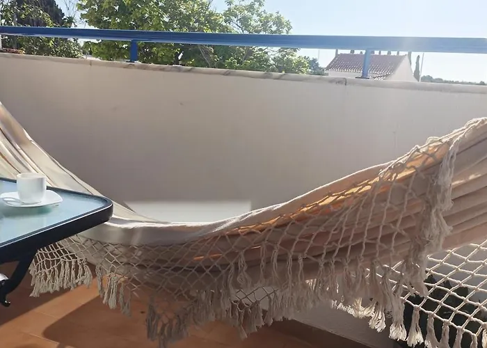 Island Escape - Blue *